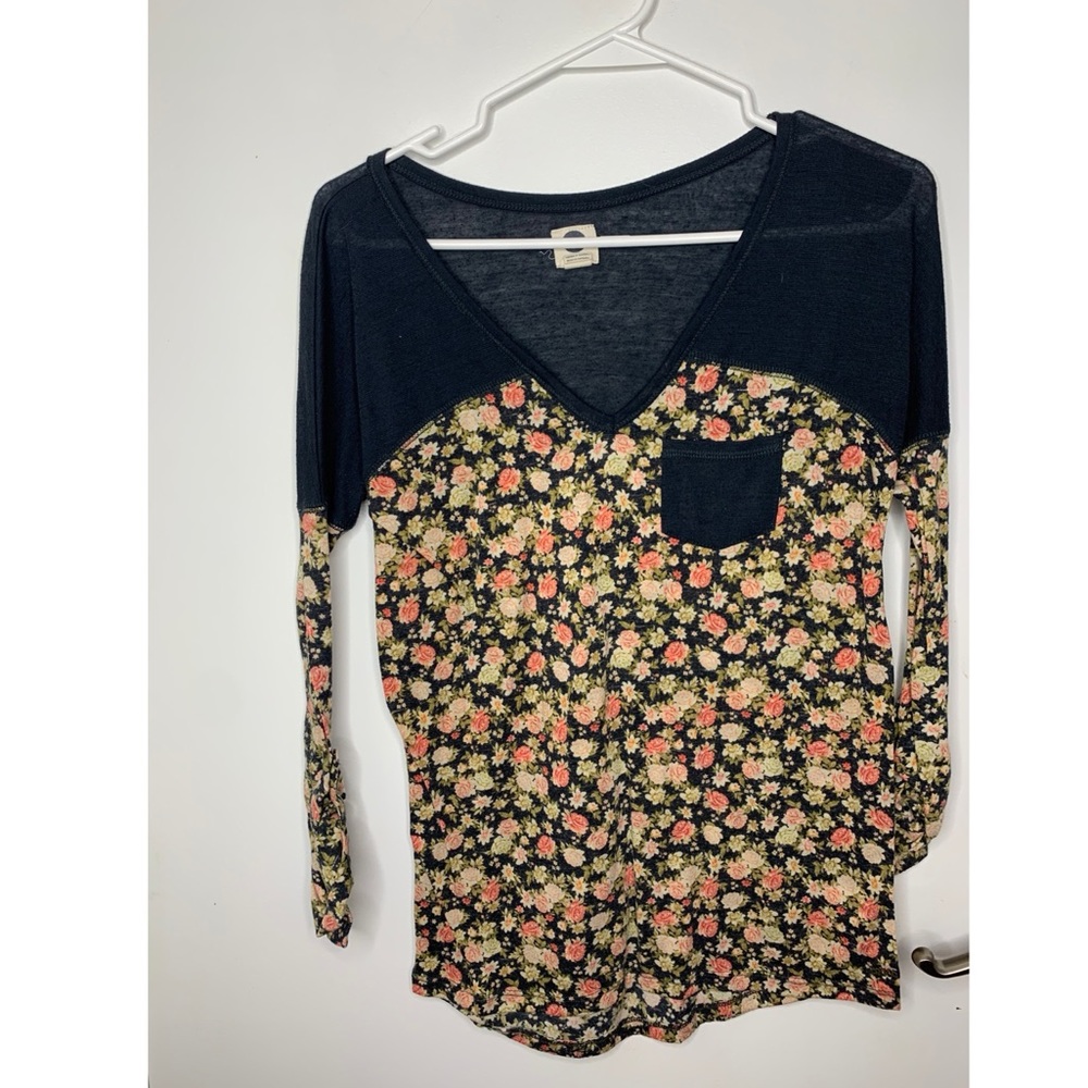 Roxy patterned top